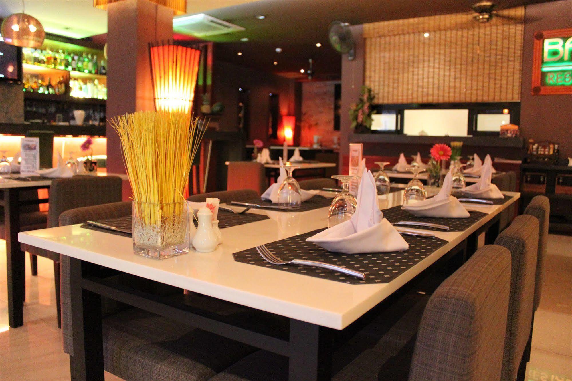 Hemingway'S Hotel Patong Ngoại thất bức ảnh