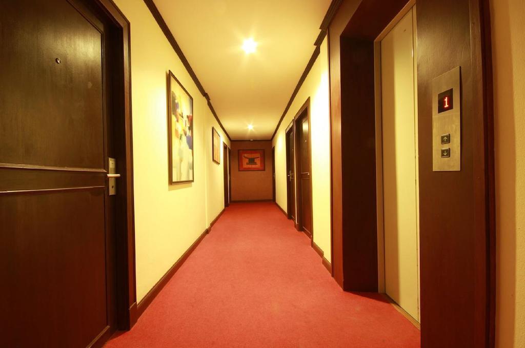Hemingway'S Hotel Patong Ngoại thất bức ảnh