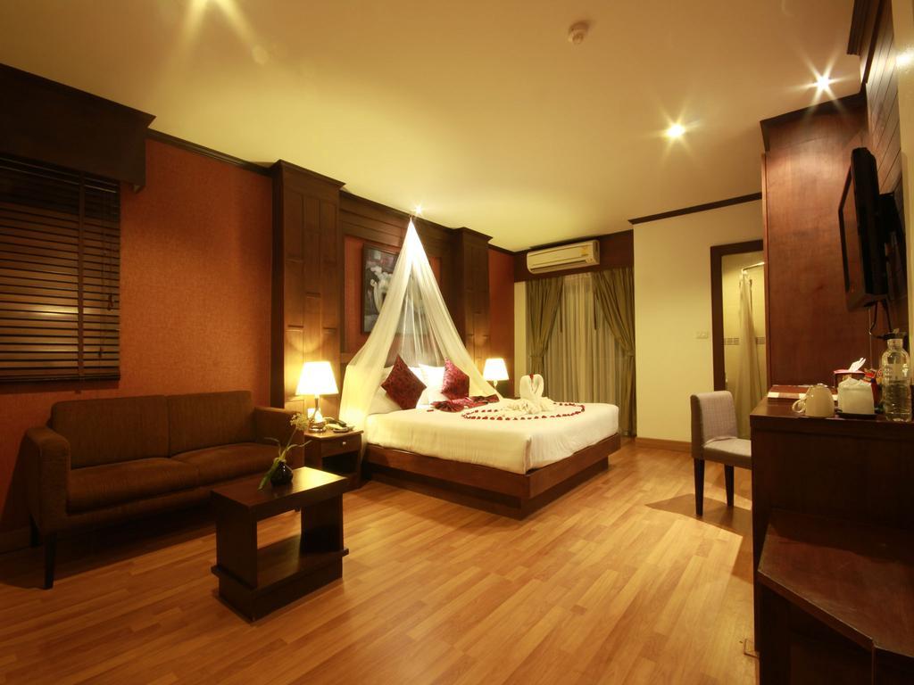 Hemingway'S Hotel Patong Ngoại thất bức ảnh