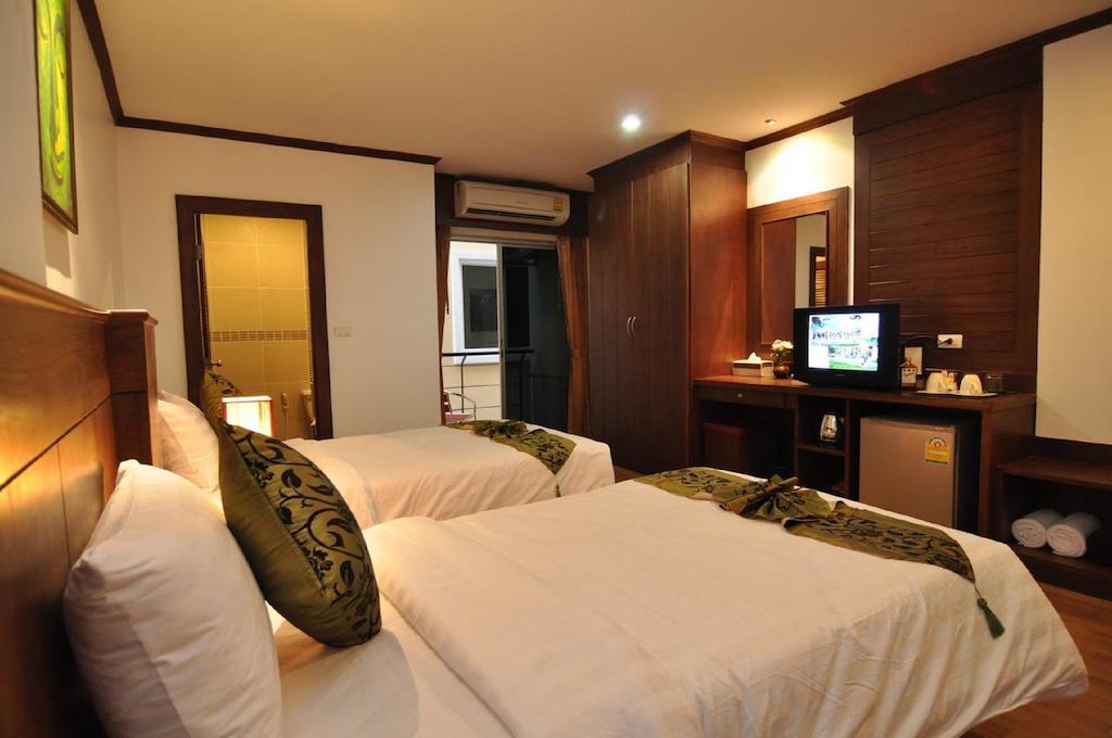 Hemingway'S Hotel Patong Phòng bức ảnh