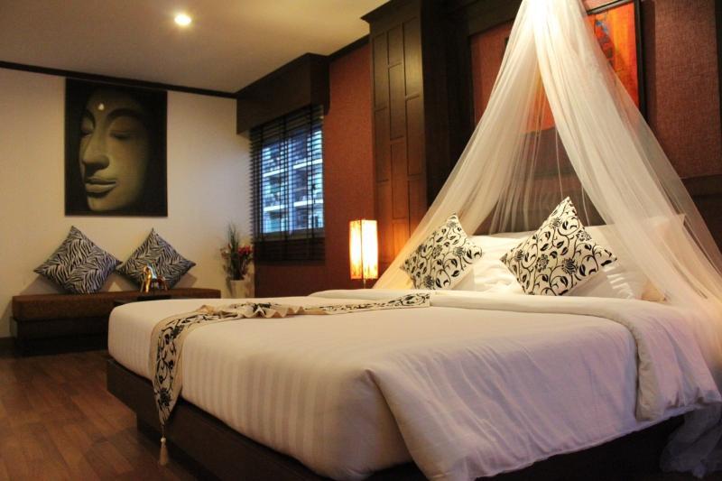 Hemingway'S Hotel Patong Ngoại thất bức ảnh